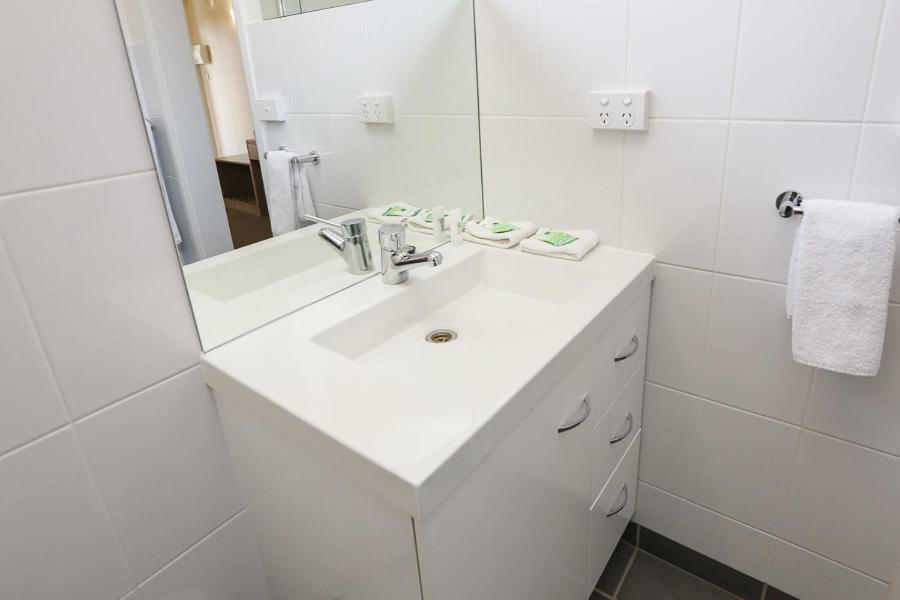 Seven Pines Motor Inn Mildura Zimmer foto